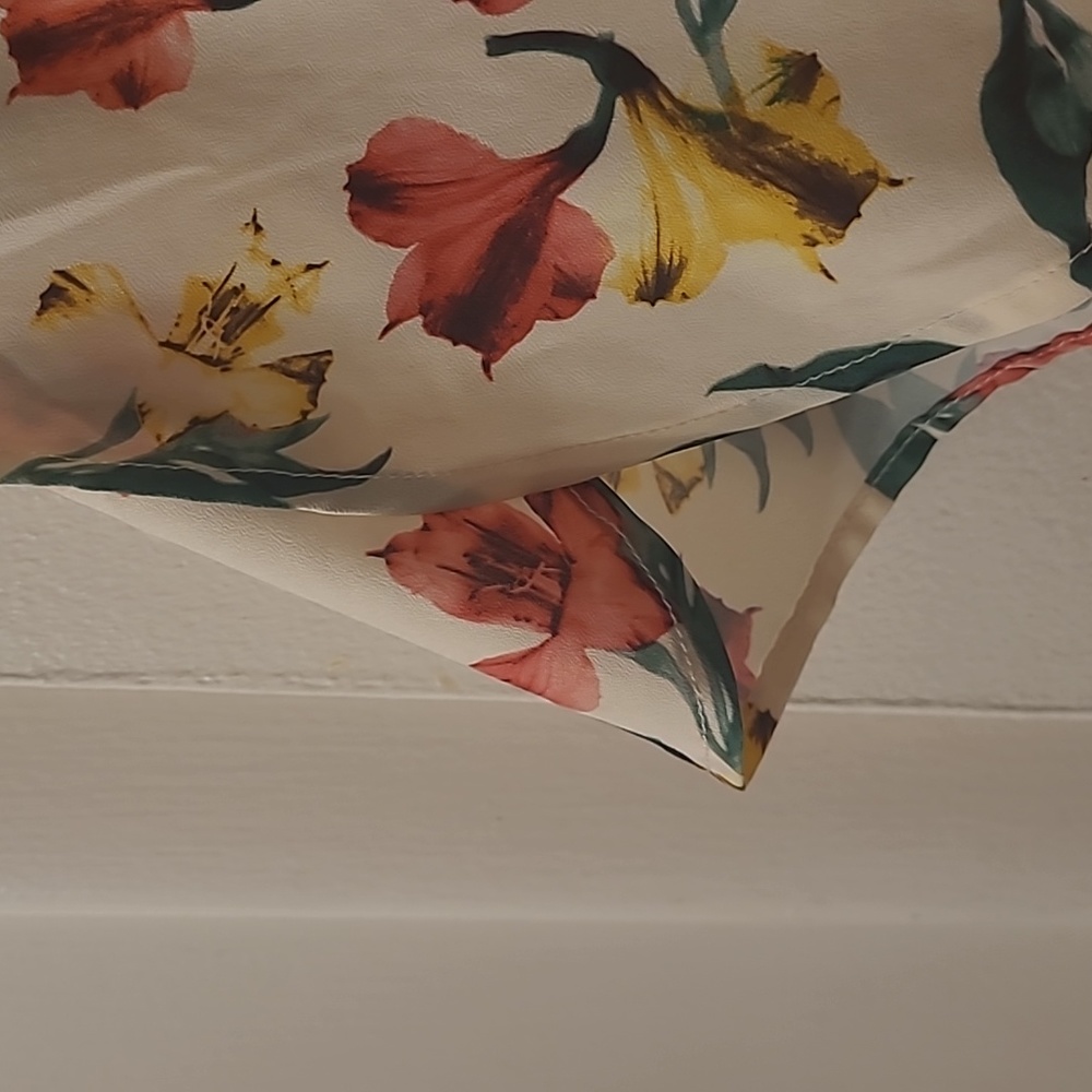 Spring floral top - Picture 4 of 4